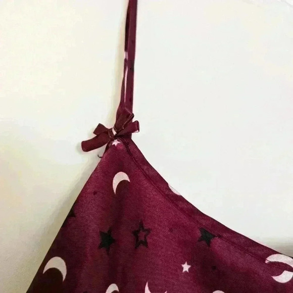 Red moon  and stars slip size small - Picture 4 of 6